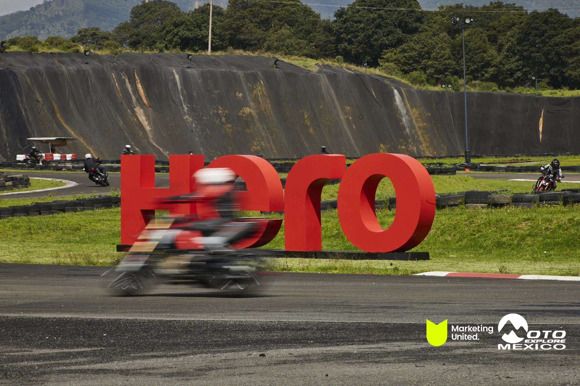 HUNK TRACKDAY 261